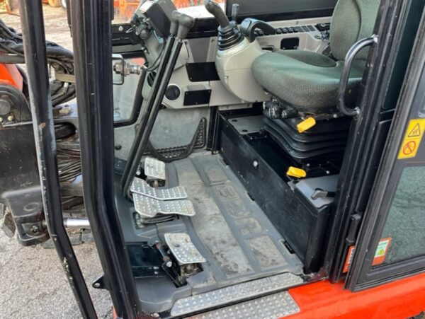 JCB 86C-1TAB