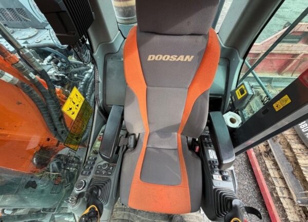 Doosan DX170W-5