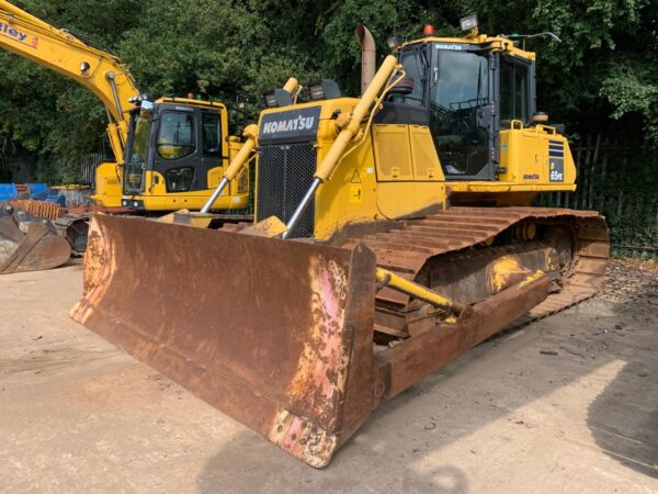 Komatsu D65PX-18